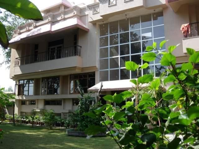 Ananda Krishna Van Vrindāvan Exterior photo
